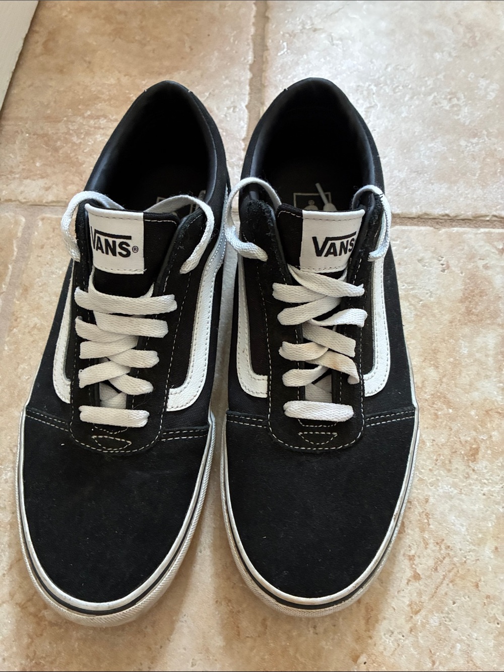 Vans Men's Black and White Low Top Skate Sneakers